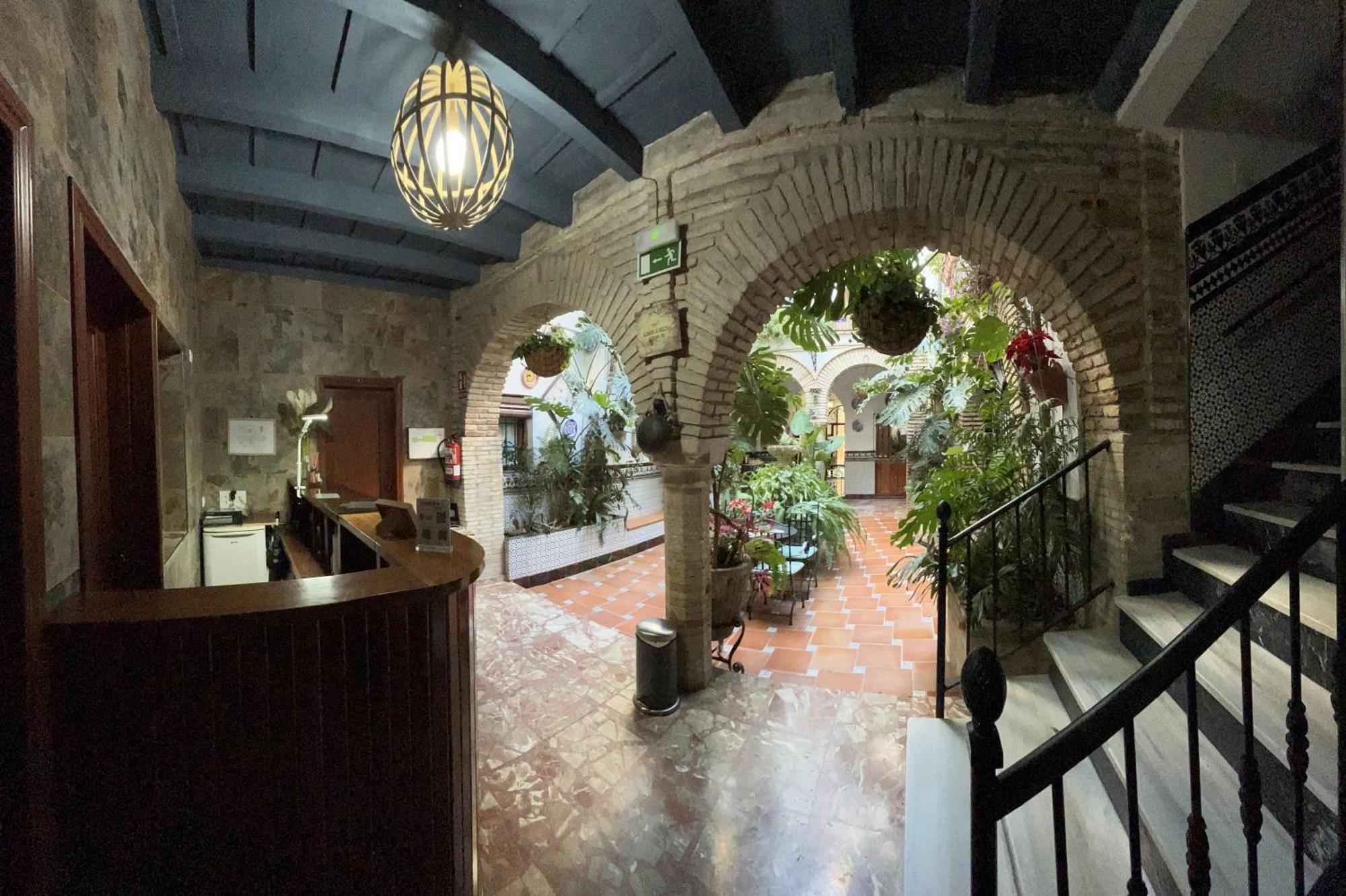 Pension Los Arcos — Photos 1